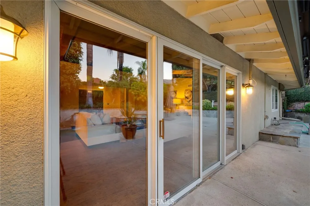 134 Whispering Oaks Glendora, CA 91741