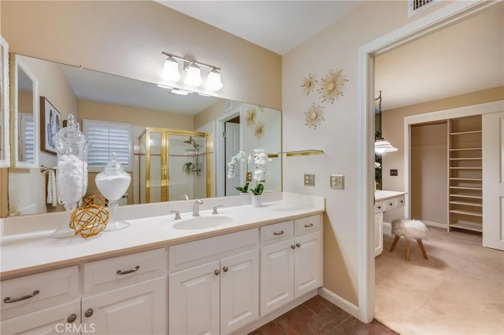 134 Whispering Oaks Glendora, CA 91741