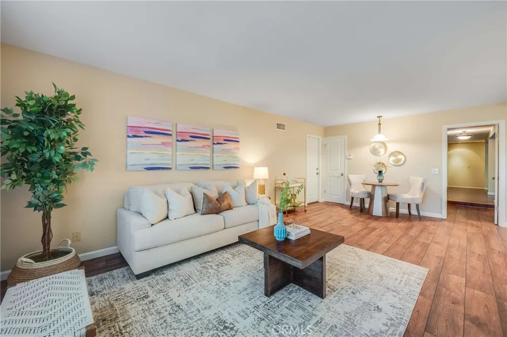 134 Whispering Oaks Glendora, CA 91741