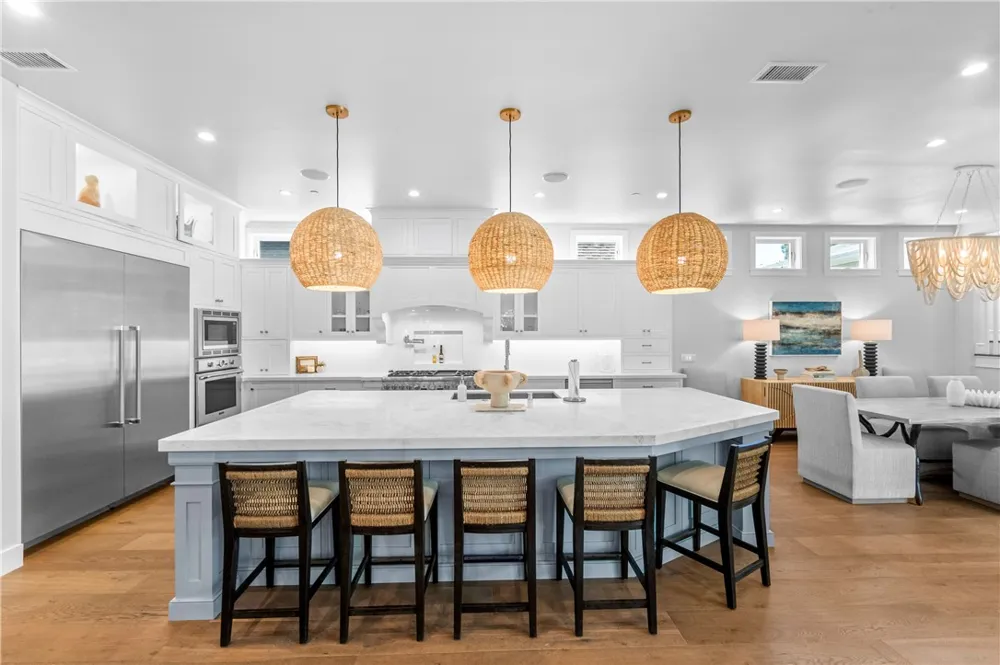 817 Main Street Huntington Beach, CA 92648