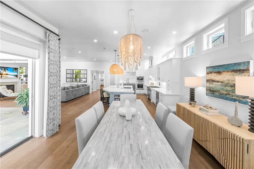 817 Main Street Huntington Beach, CA 92648