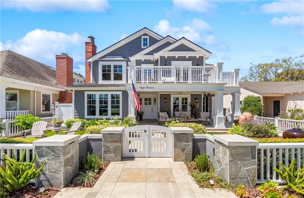 817 Main Street Huntington Beach, CA 92648