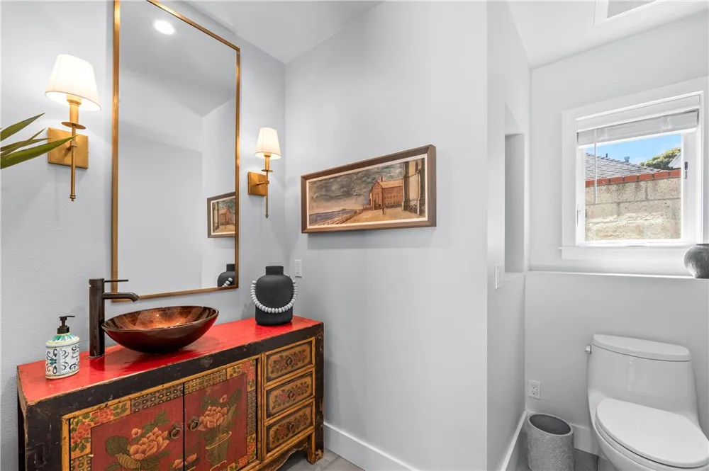 817 Main Street Huntington Beach, CA 92648