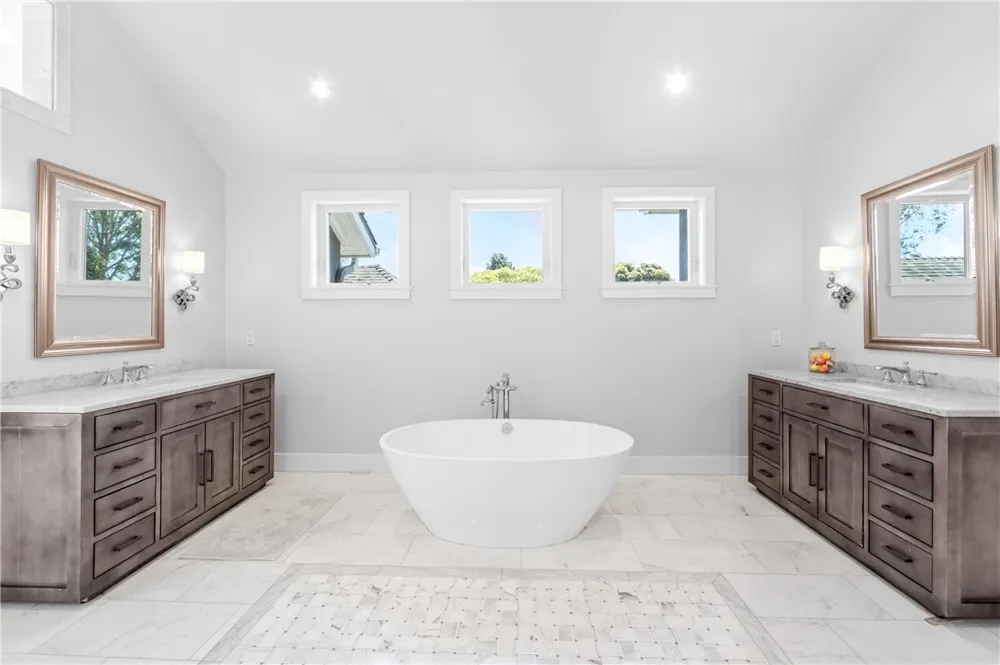 817 Main Street Huntington Beach, CA 92648