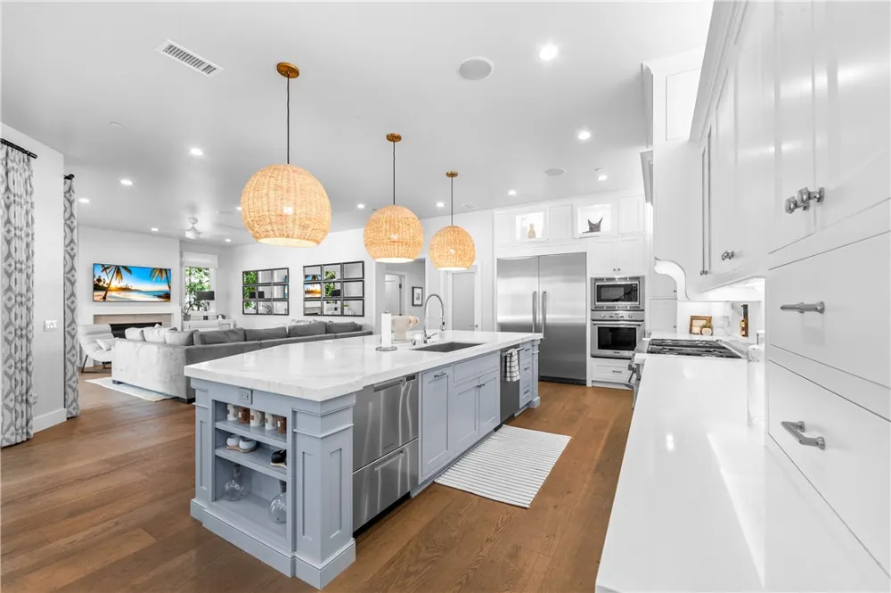 817 Main Street Huntington Beach, CA 92648