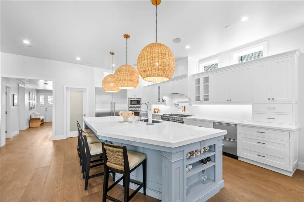 817 Main Street Huntington Beach, CA 92648