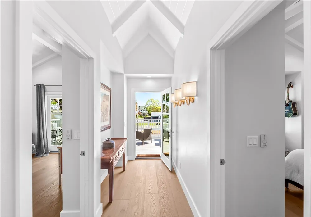 817 Main Street Huntington Beach, CA 92648