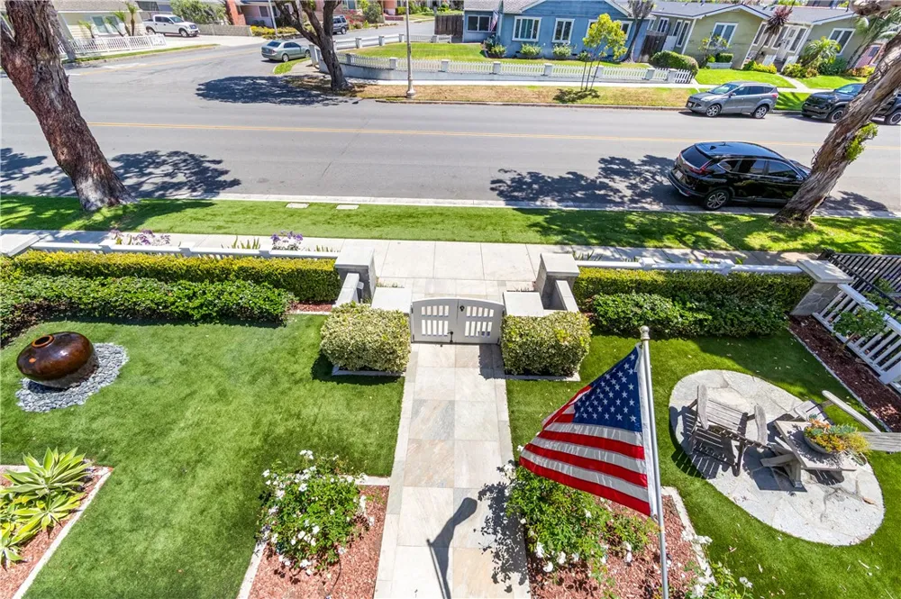 817 Main Street Huntington Beach, CA 92648