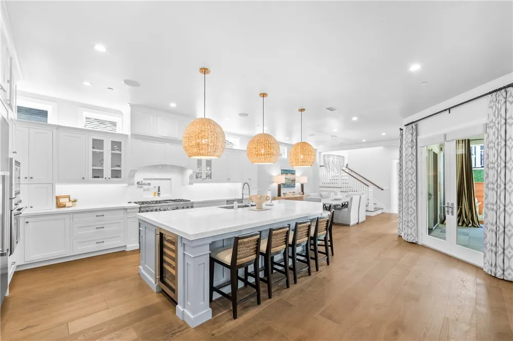 817 Main Street Huntington Beach, CA 92648
