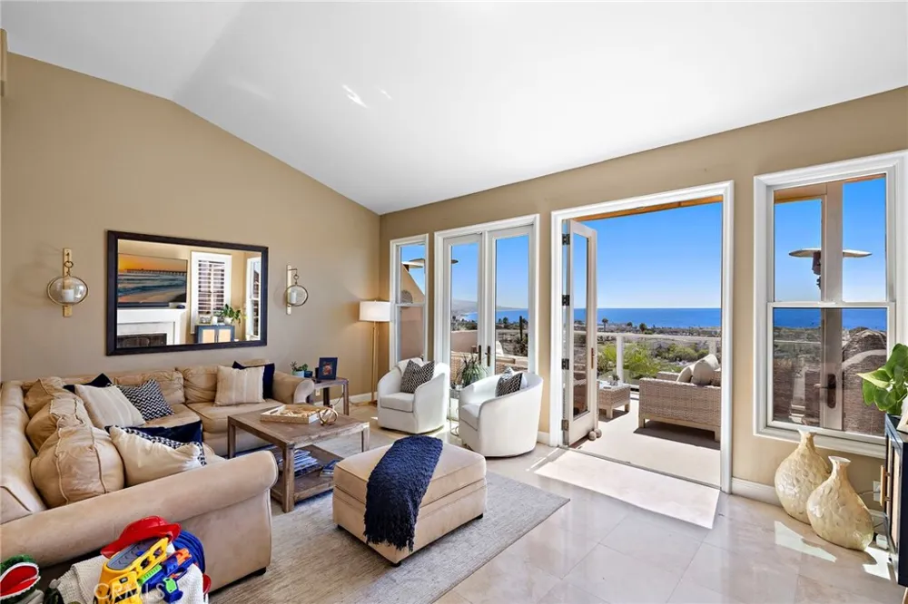 24482 Alta Vista Drive Dana Point, CA 92629