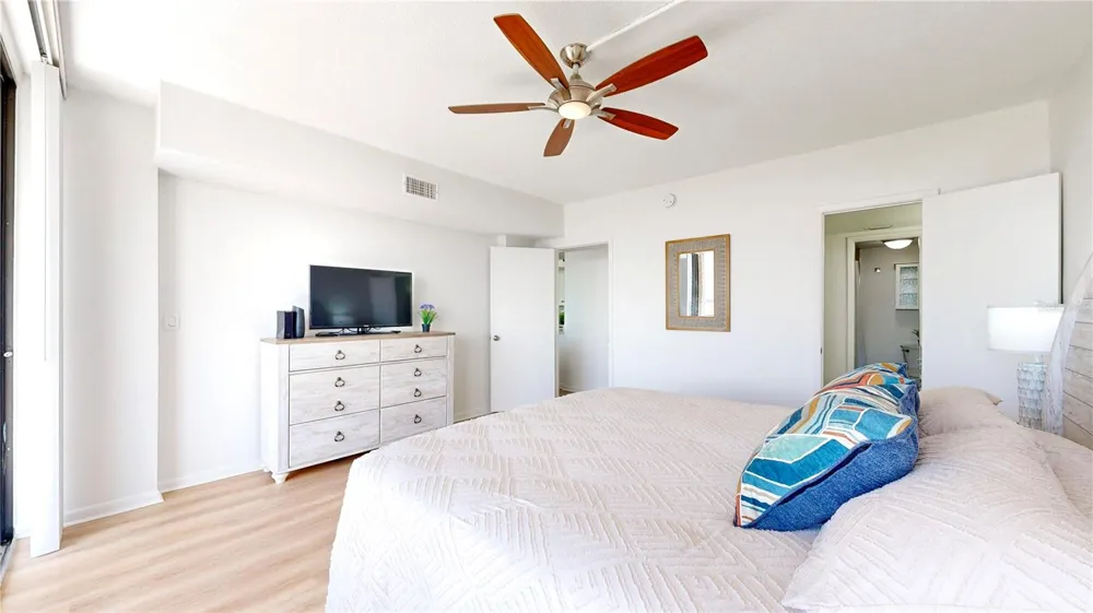 5396 GULF BOULEVARD #909 St Pete Beach, FL 33706