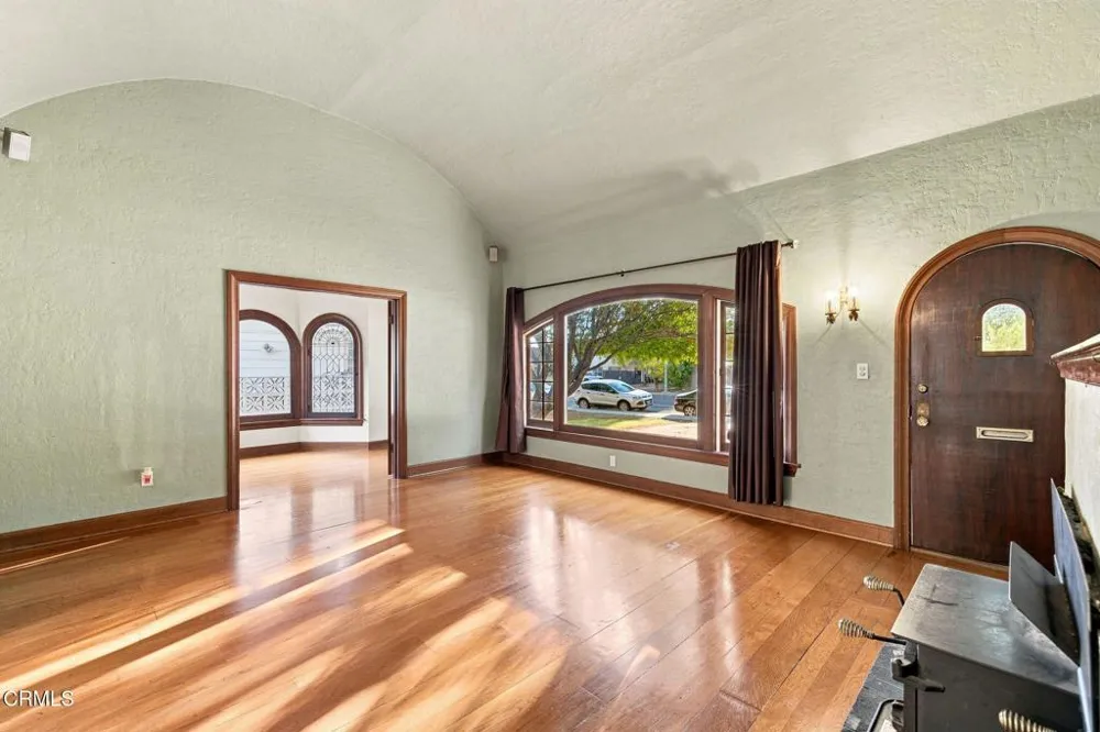 1525 Alta Vista Drive Bakersfield, CA 93305