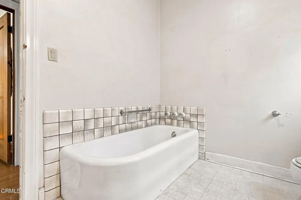 1525 Alta Vista Drive Bakersfield, CA 93305