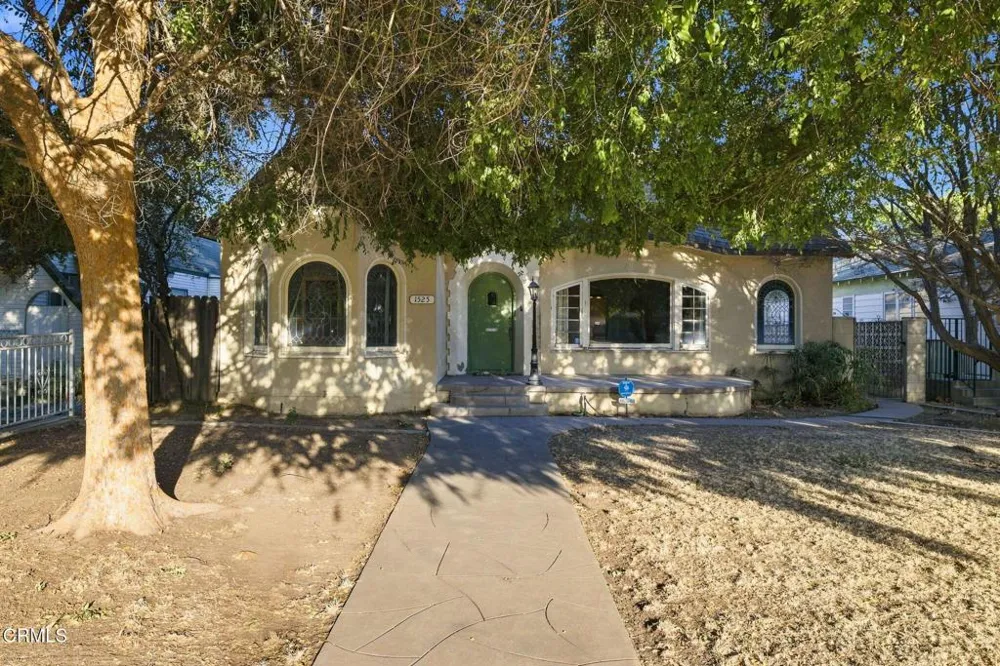1525 Alta Vista Drive Bakersfield, CA 93305