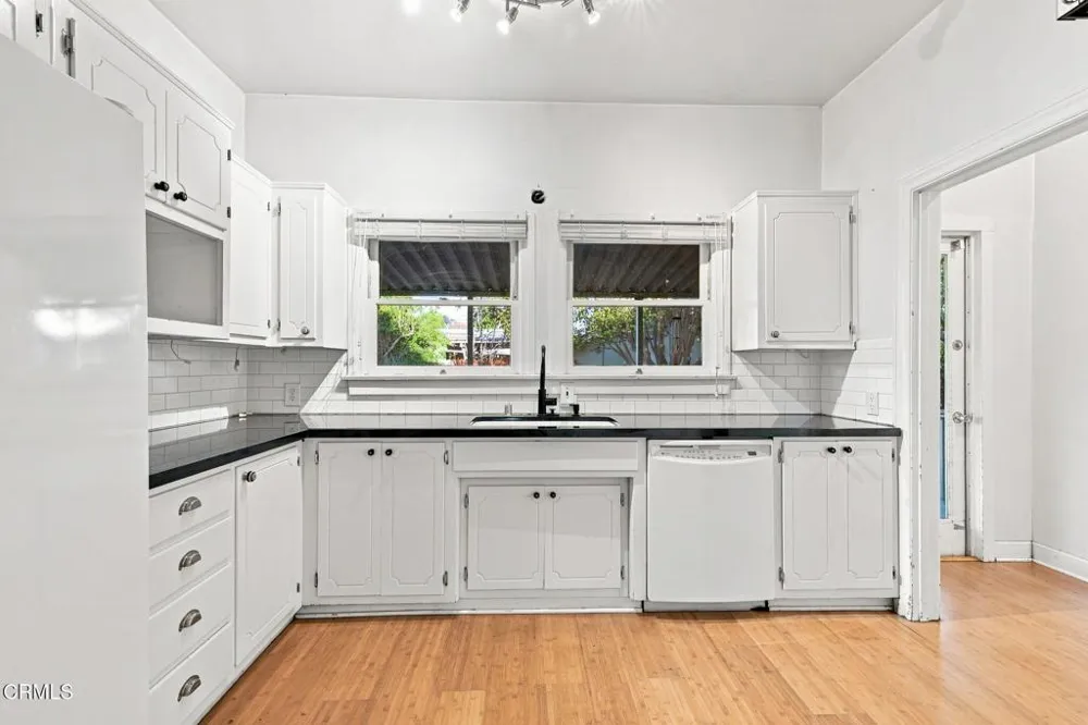 1525 Alta Vista Drive Bakersfield, CA 93305