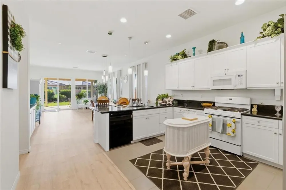 44027 Triolo Way Indio, CA 92203