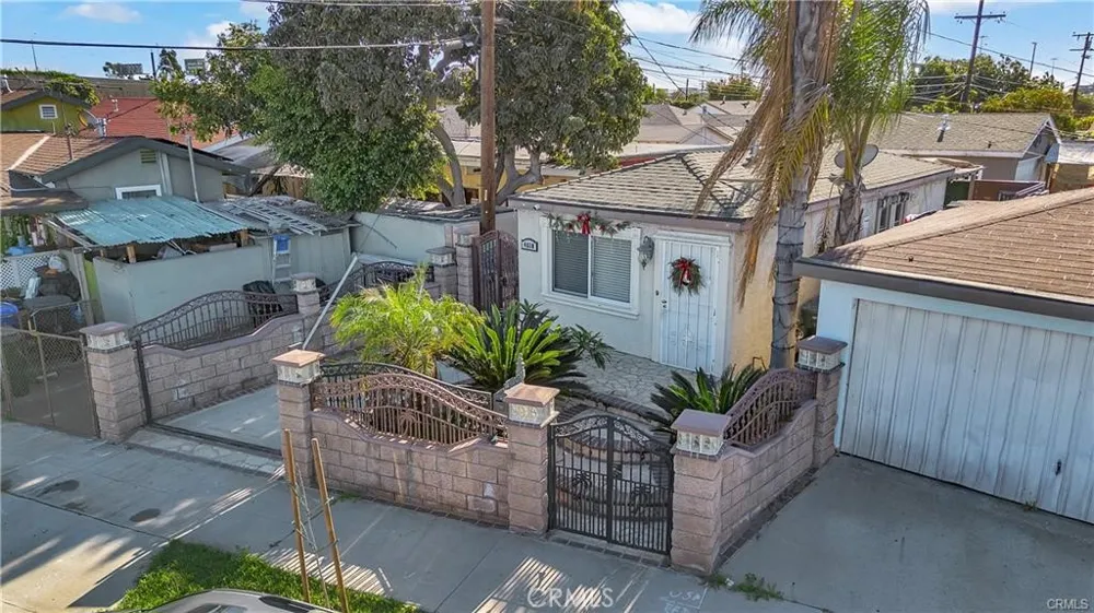 4610 Leonis Commerce, CA 90040