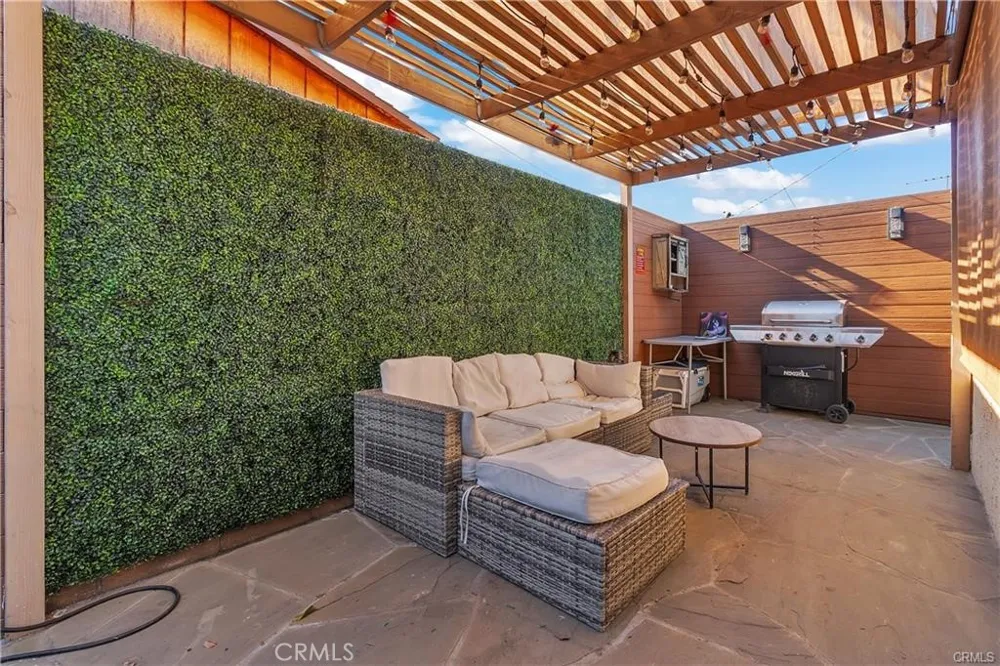 4610 Leonis Commerce, CA 90040
