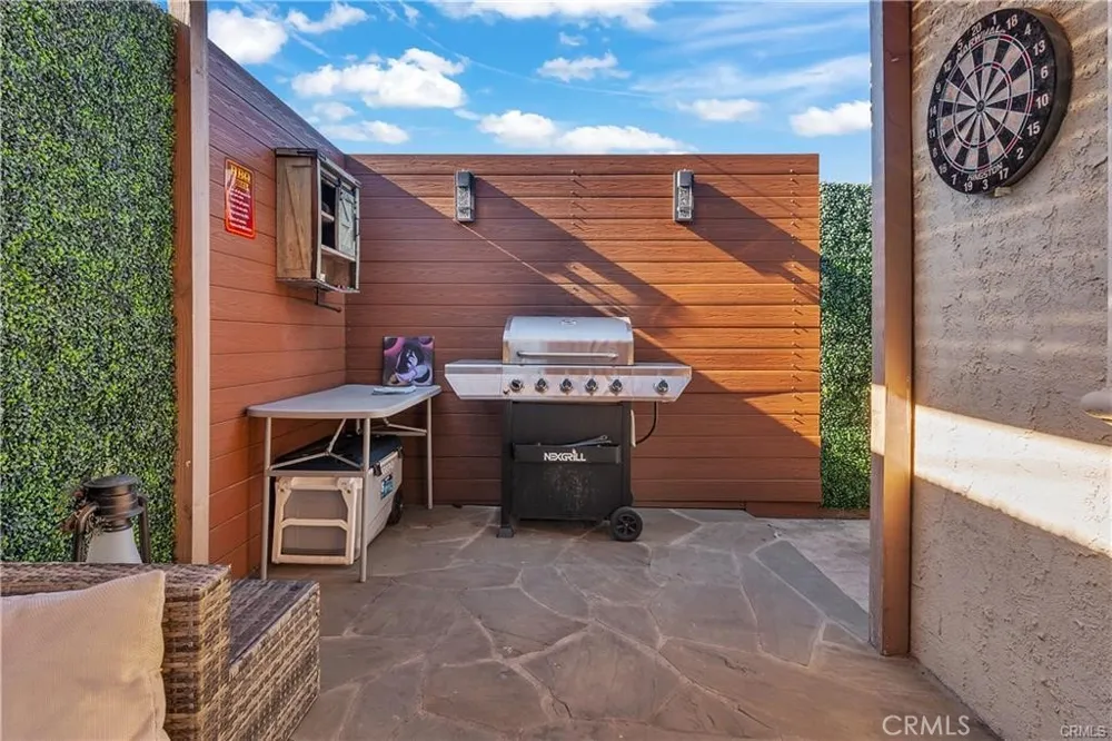 4610 Leonis Commerce, CA 90040
