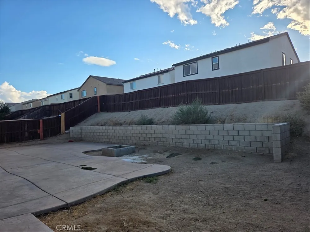 10266 Susan Hesperia, CA 92345