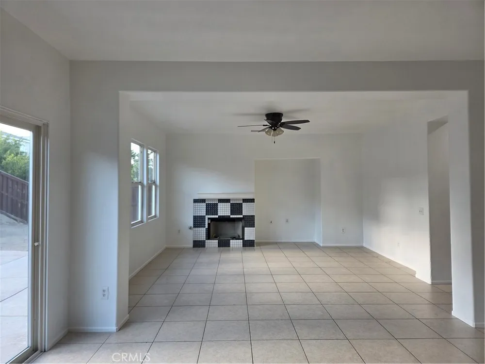 10266 Susan Hesperia, CA 92345