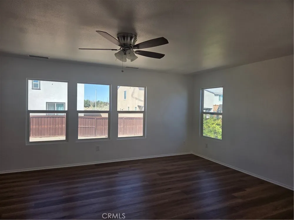 10266 Susan Hesperia, CA 92345