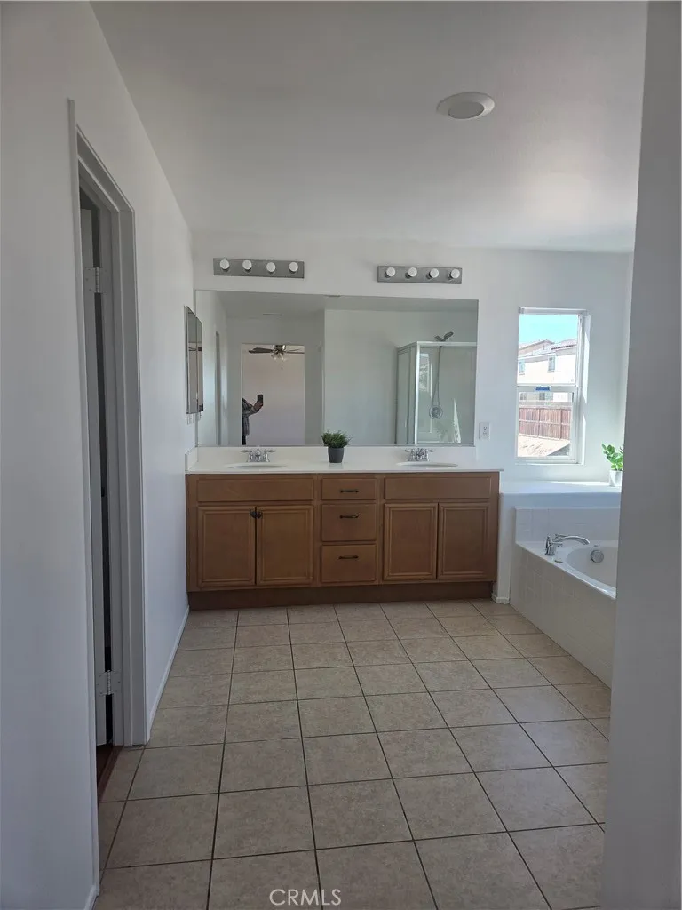 10266 Susan Hesperia, CA 92345