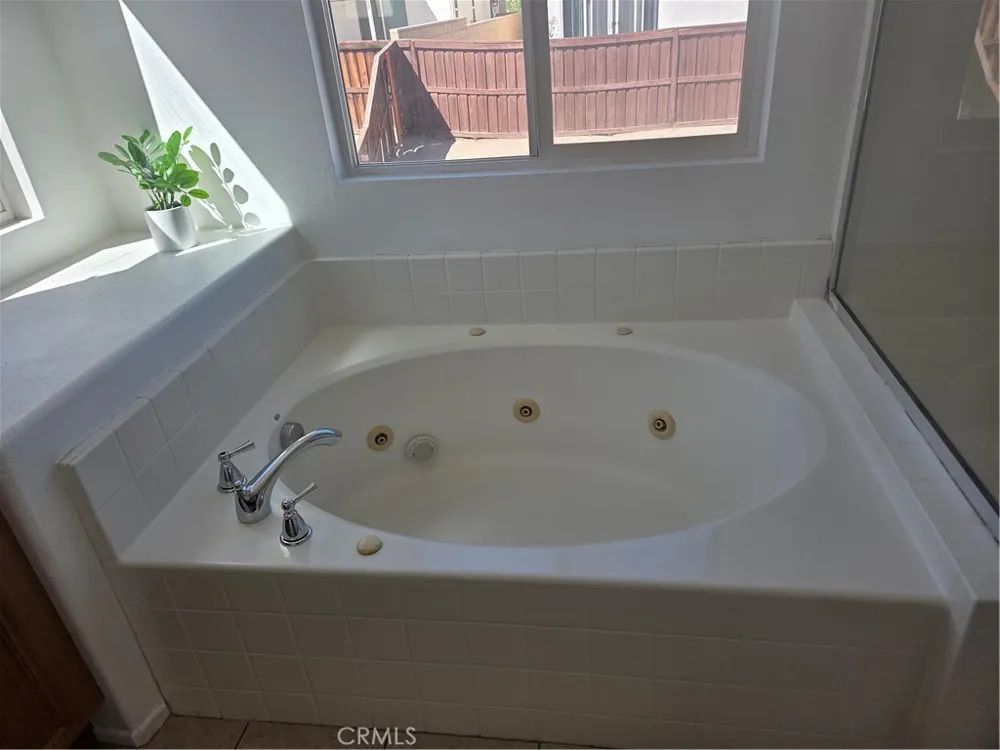10266 Susan Hesperia, CA 92345