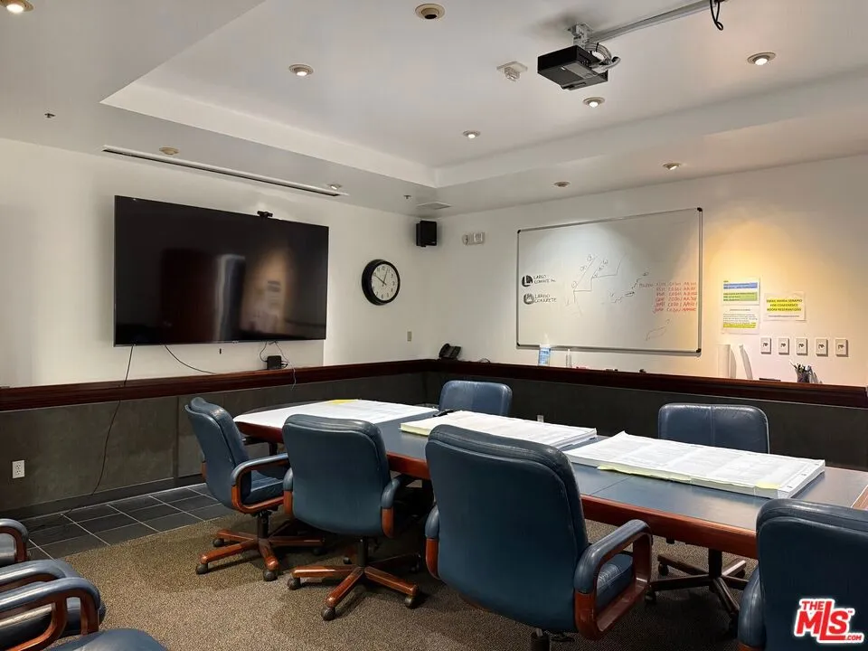 1100 S Flower Street #2200 Los Angeles, CA 90015