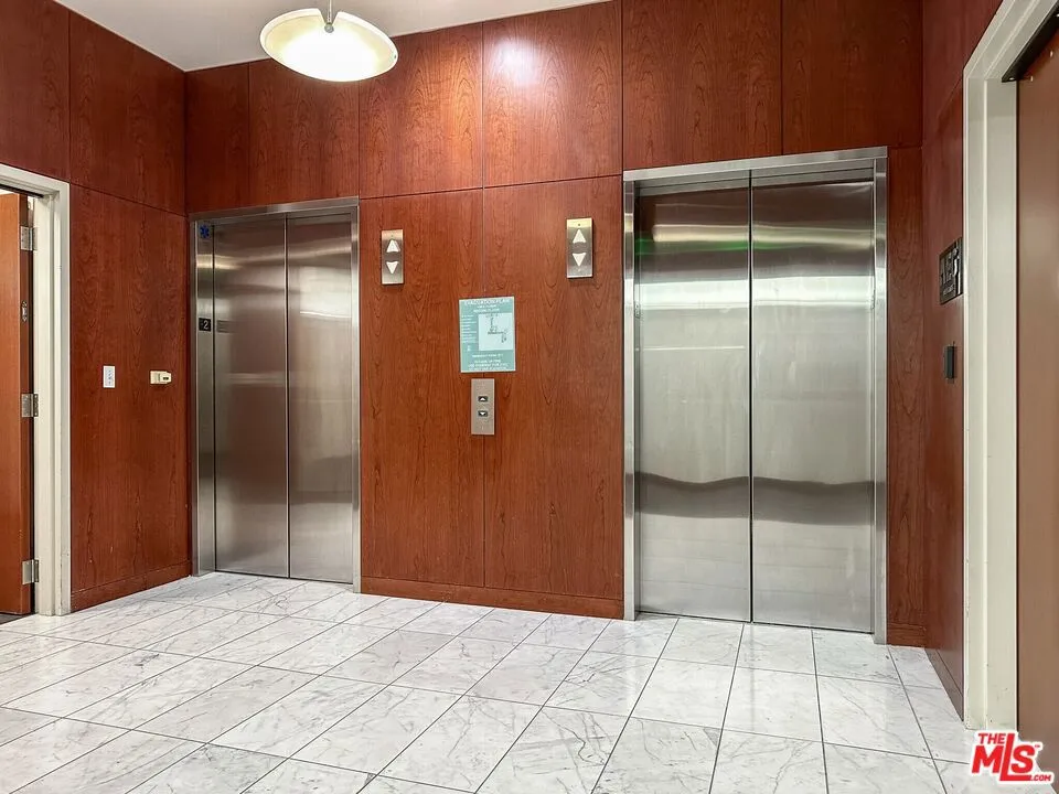 1100 S Flower Street #2200 Los Angeles, CA 90015