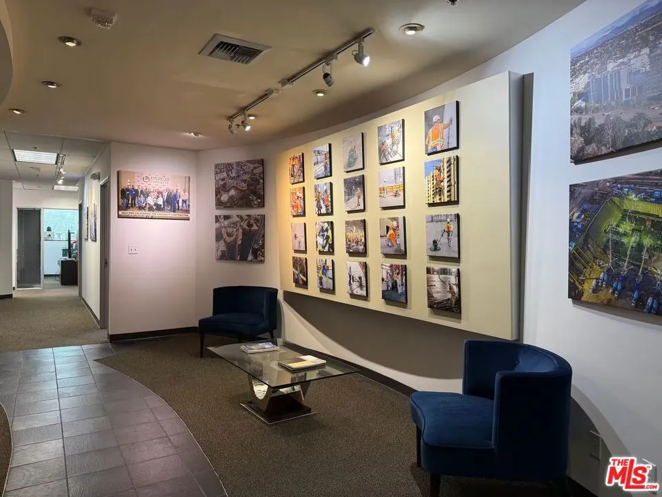 1100 S Flower Street #2200 Los Angeles, CA 90015