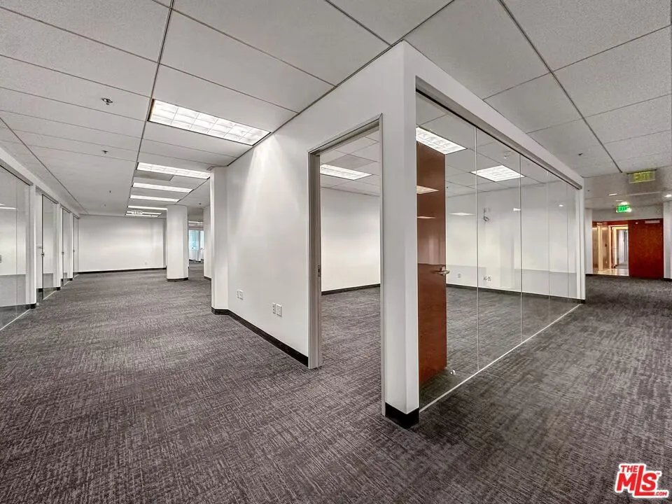 1100 S Flower Street #2200 Los Angeles, CA 90015
