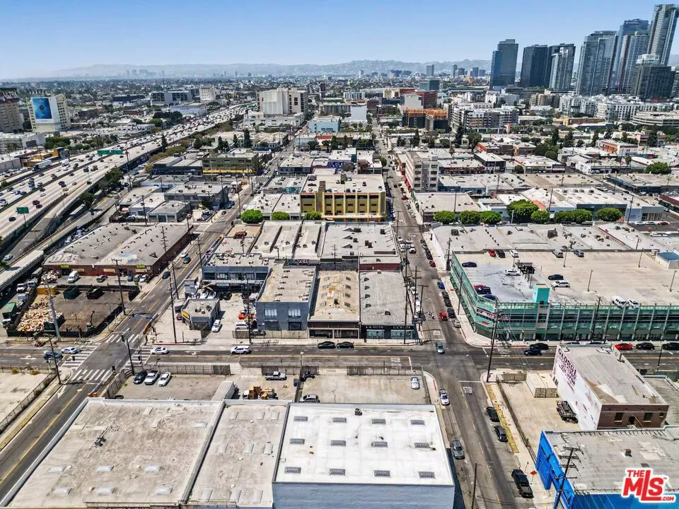 1507 Maple Avenue Los Angeles, CA 90015