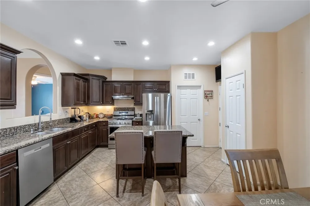 15643 Pilot Rock Way Victorville, CA 92394