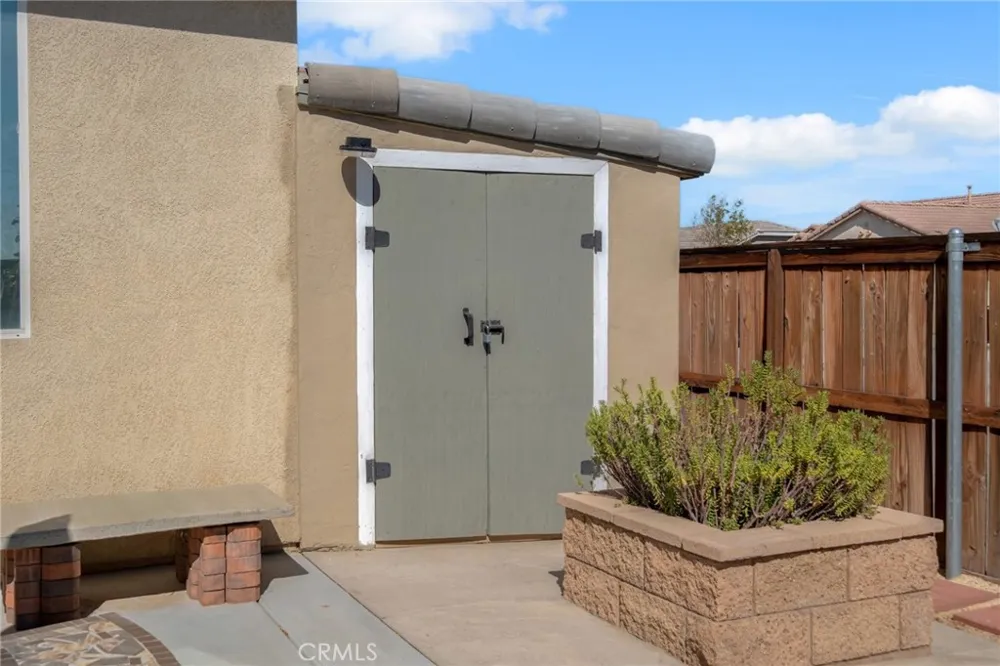 15643 Pilot Rock Way Victorville, CA 92394