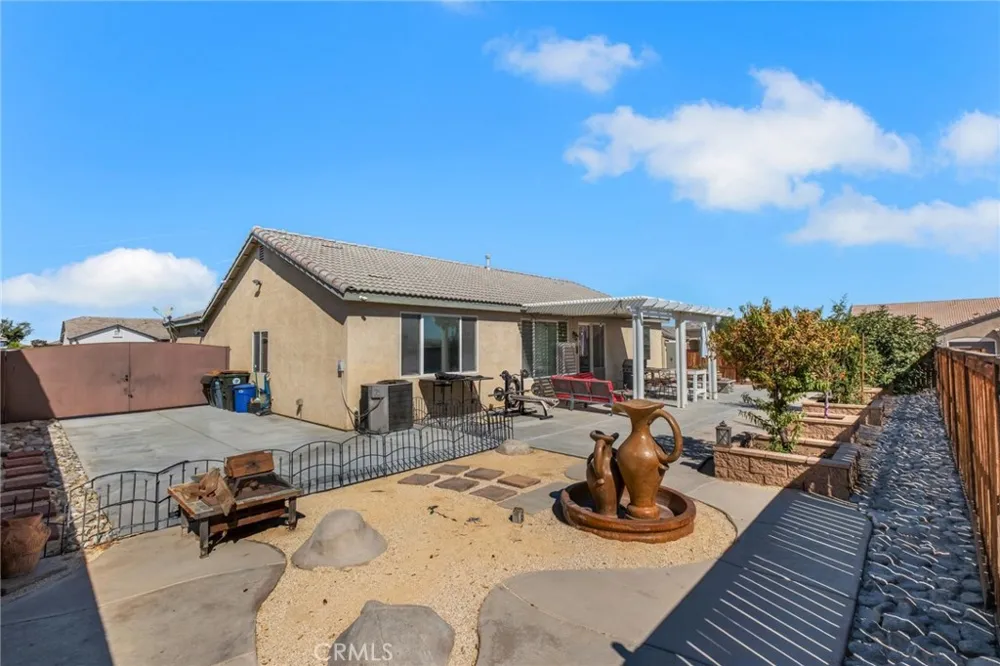 15643 Pilot Rock Way Victorville, CA 92394