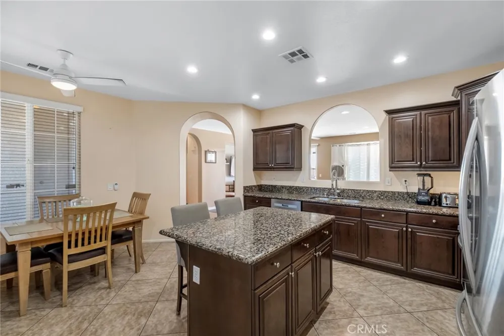 15643 Pilot Rock Way Victorville, CA 92394