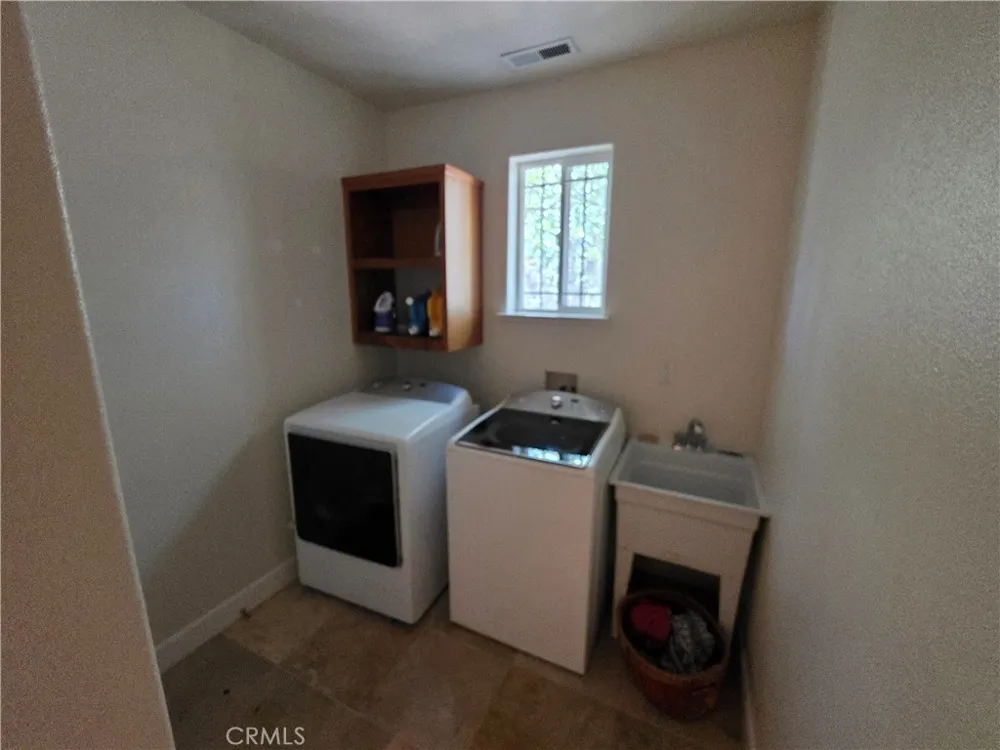 18817 dove crt. Hidden Valley Lake, CA 95467