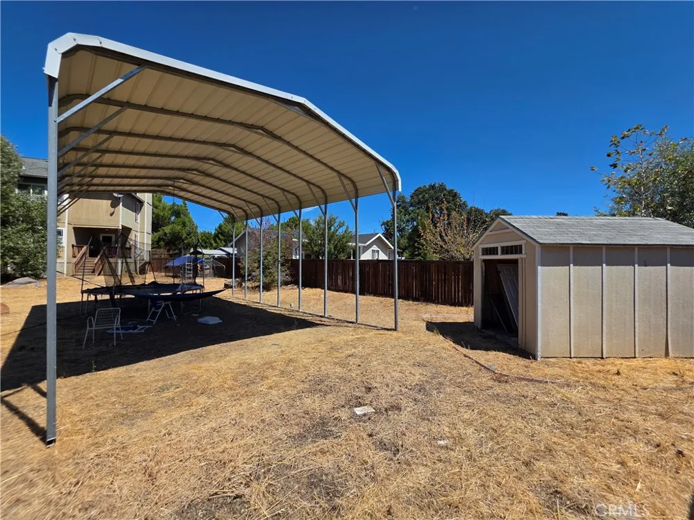 18817 dove crt. Hidden Valley Lake, CA 95467