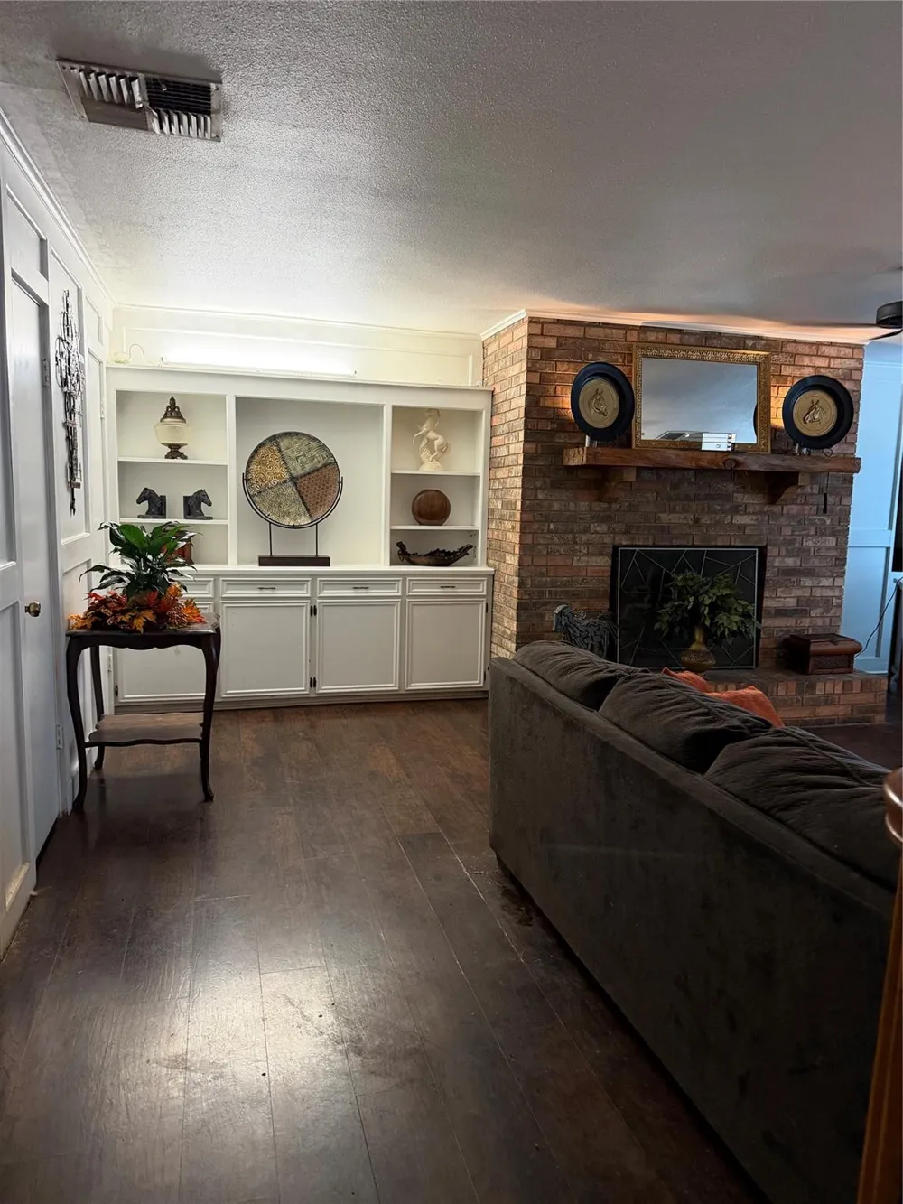 100 Evans Street Alleyton, TX 78935
