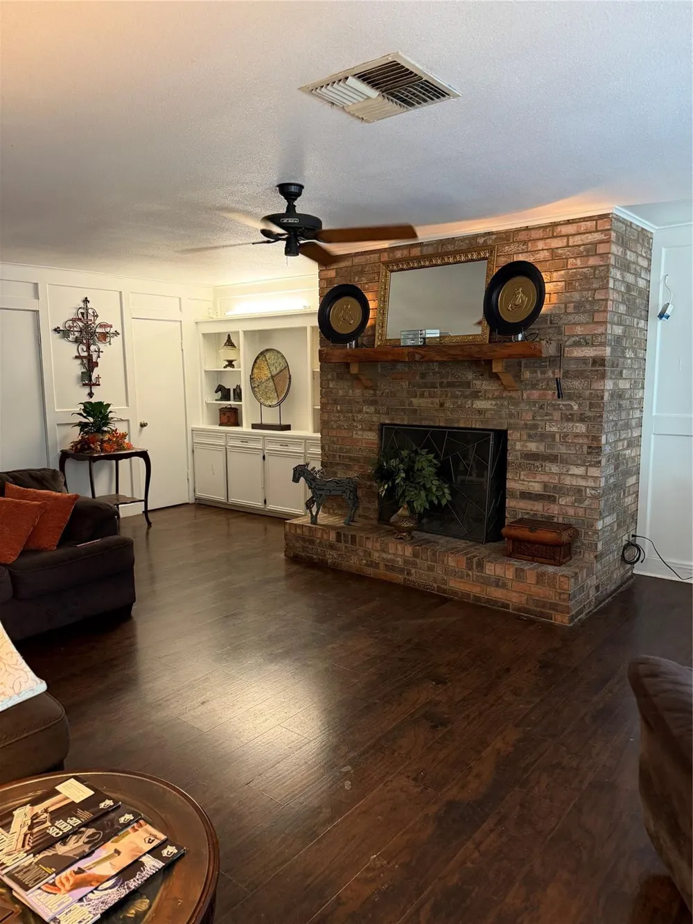 100 Evans Street Alleyton, TX 78935