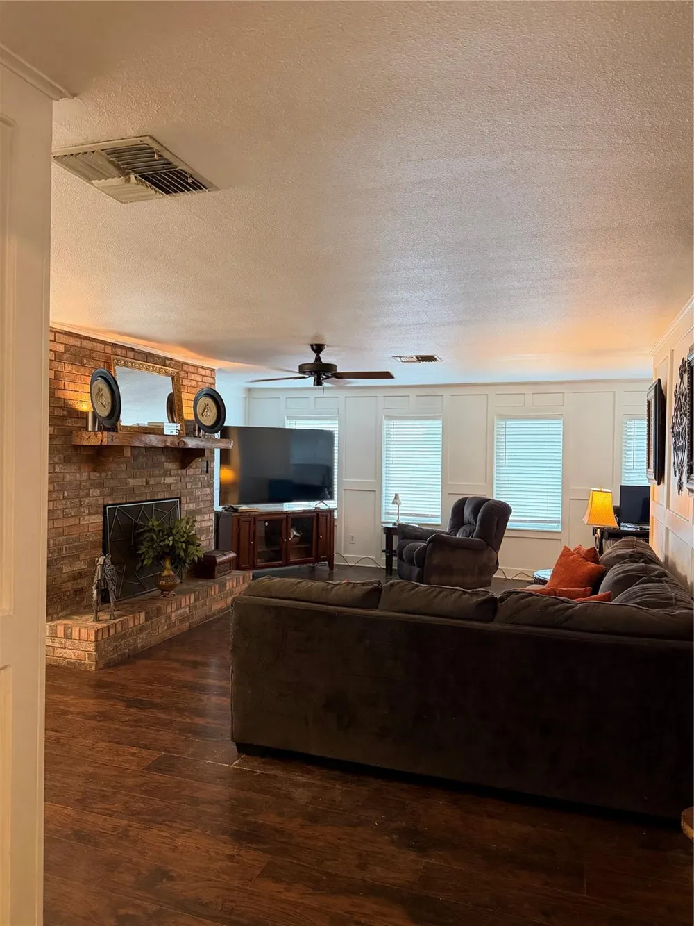 100 Evans Street Alleyton, TX 78935