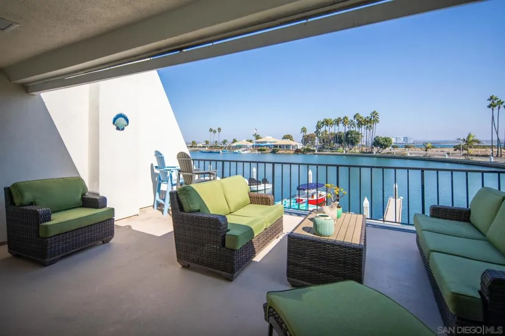 8 Antigua Ct Coronado, CA 92118