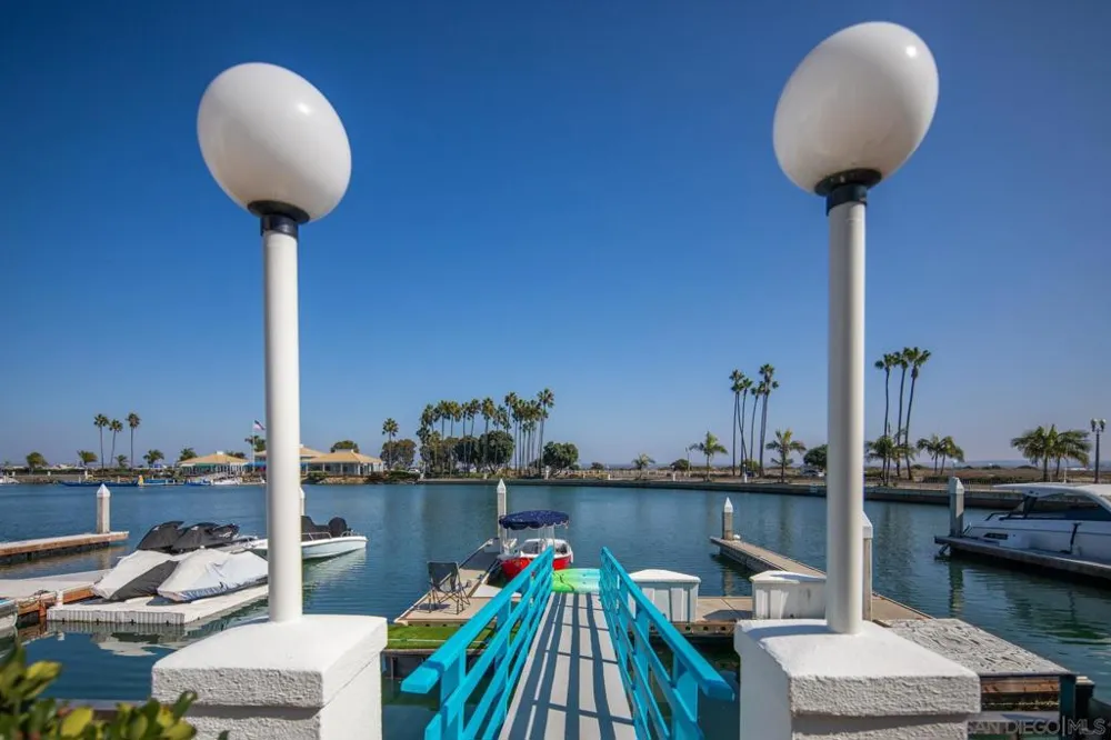 8 Antigua Ct Coronado, CA 92118