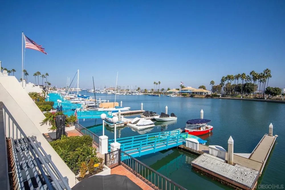 8 Antigua Ct Coronado, CA 92118