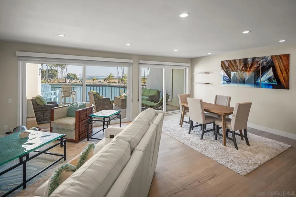 8 Antigua Ct Coronado, CA 92118