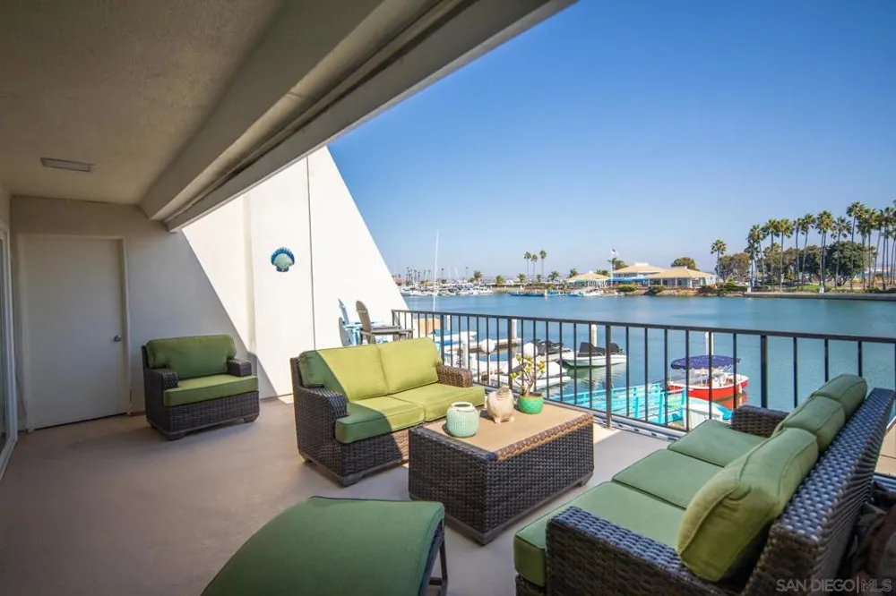 8 Antigua Ct Coronado, CA 92118