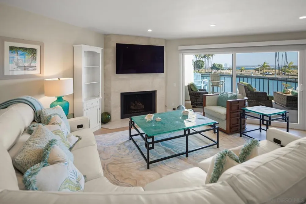8 Antigua Ct Coronado, CA 92118