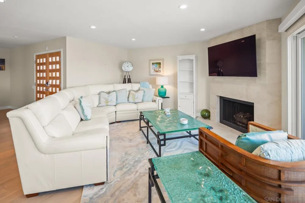 8 Antigua Ct Coronado, CA 92118