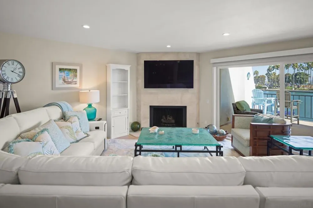 8 Antigua Ct Coronado, CA 92118